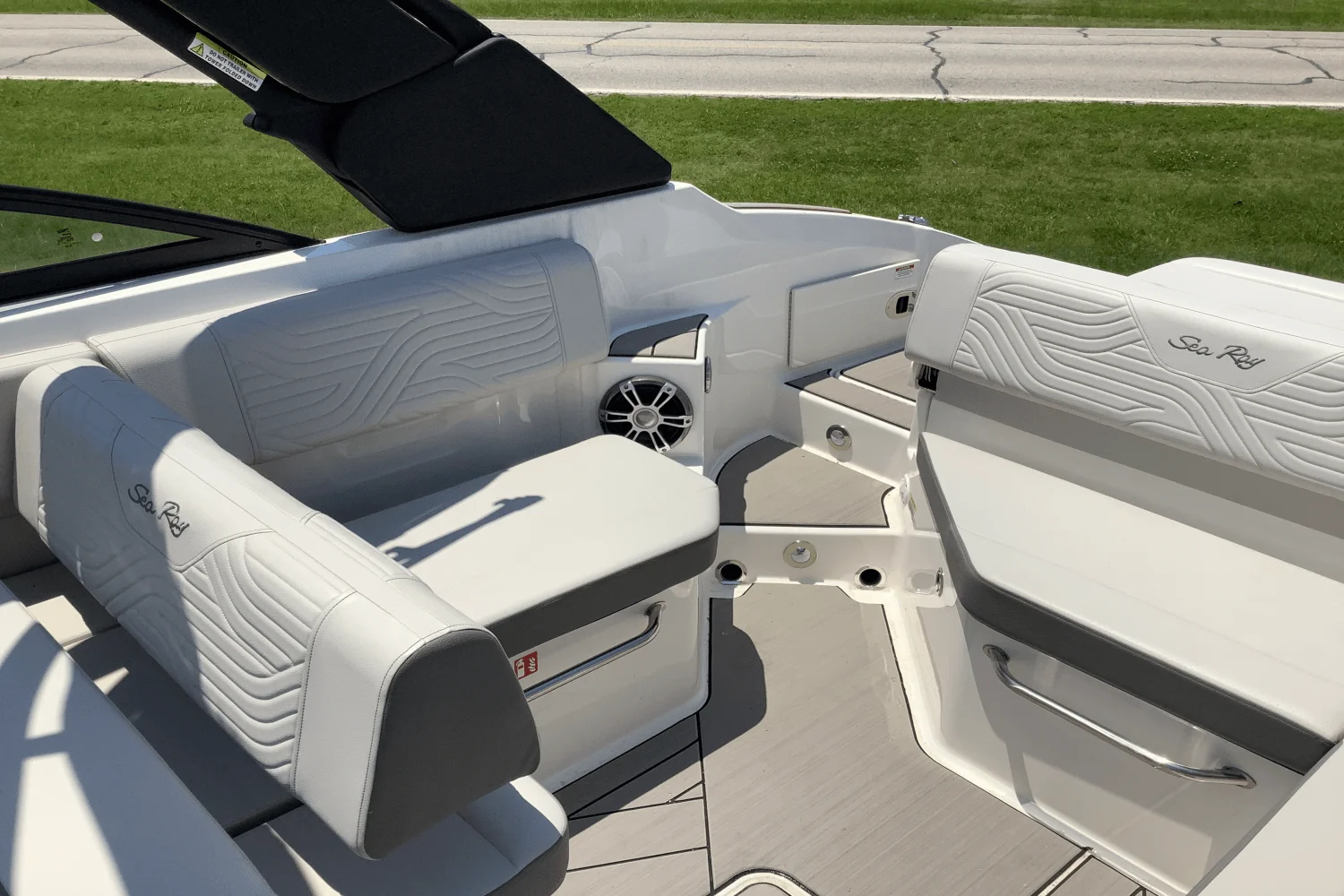 2025 Sea Ray SDX 250 Surf Image Thumbnail #12