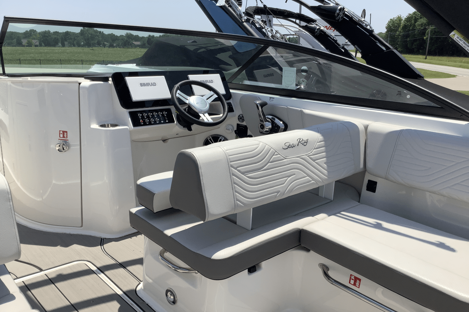 2025 Sea Ray SDX 250 Surf Image Thumbnail #17