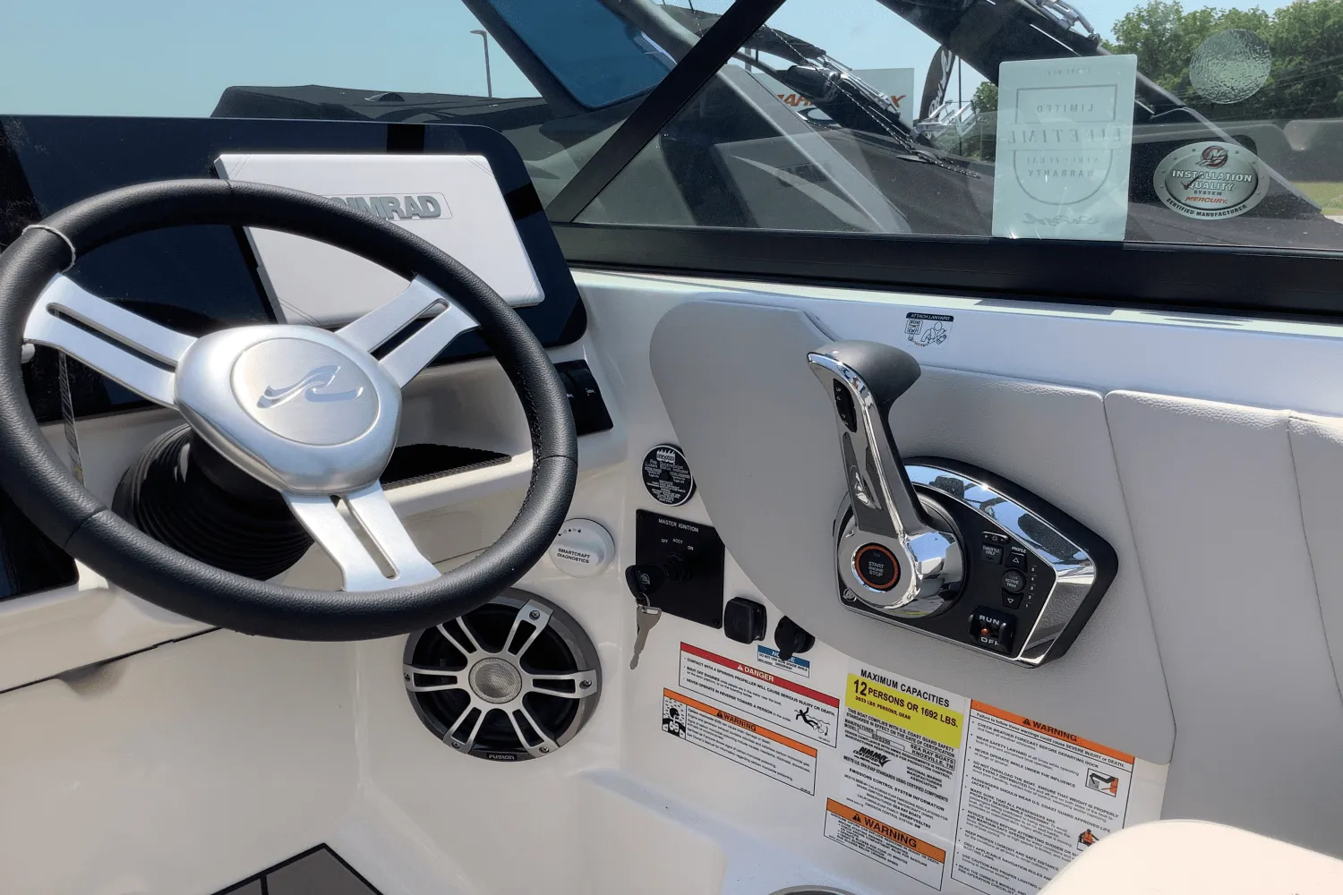 2025 Sea Ray SDX 250 Surf Image Thumbnail #18