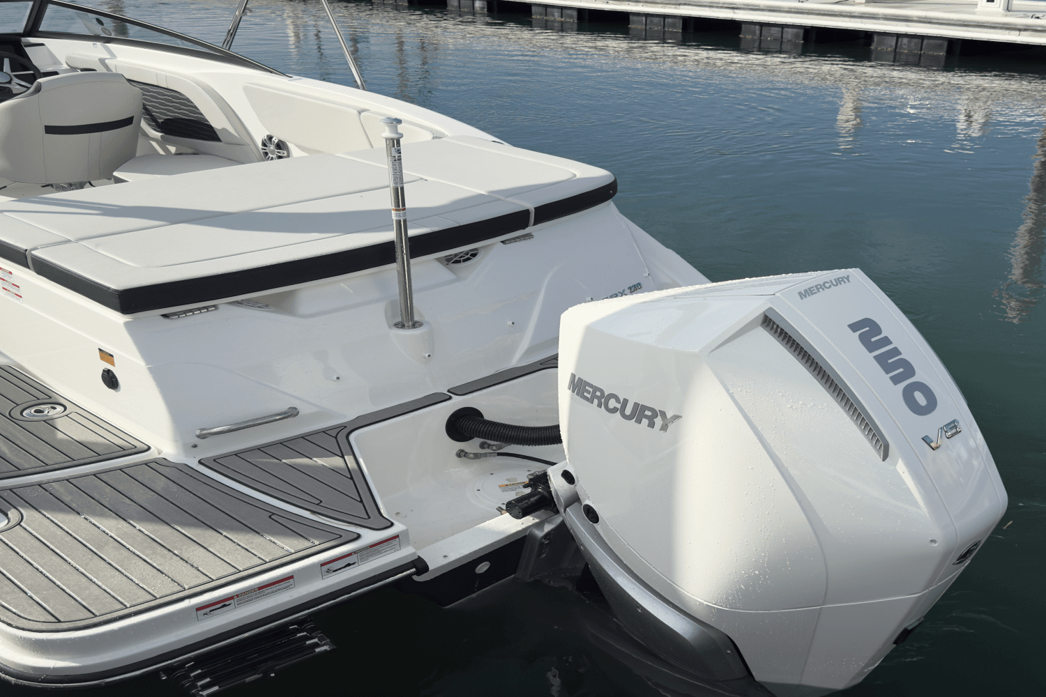 2025 Sea Ray SPX 230 Outboard Image Thumbnail #4