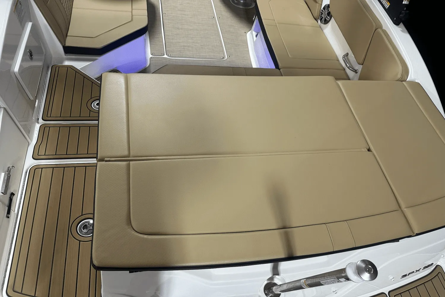 2025 Sea Ray SPX 230 Outboard Image Thumbnail #16