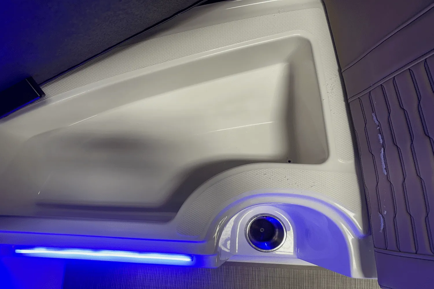 2025 Sea Ray SPX 230 Outboard Image Thumbnail #60