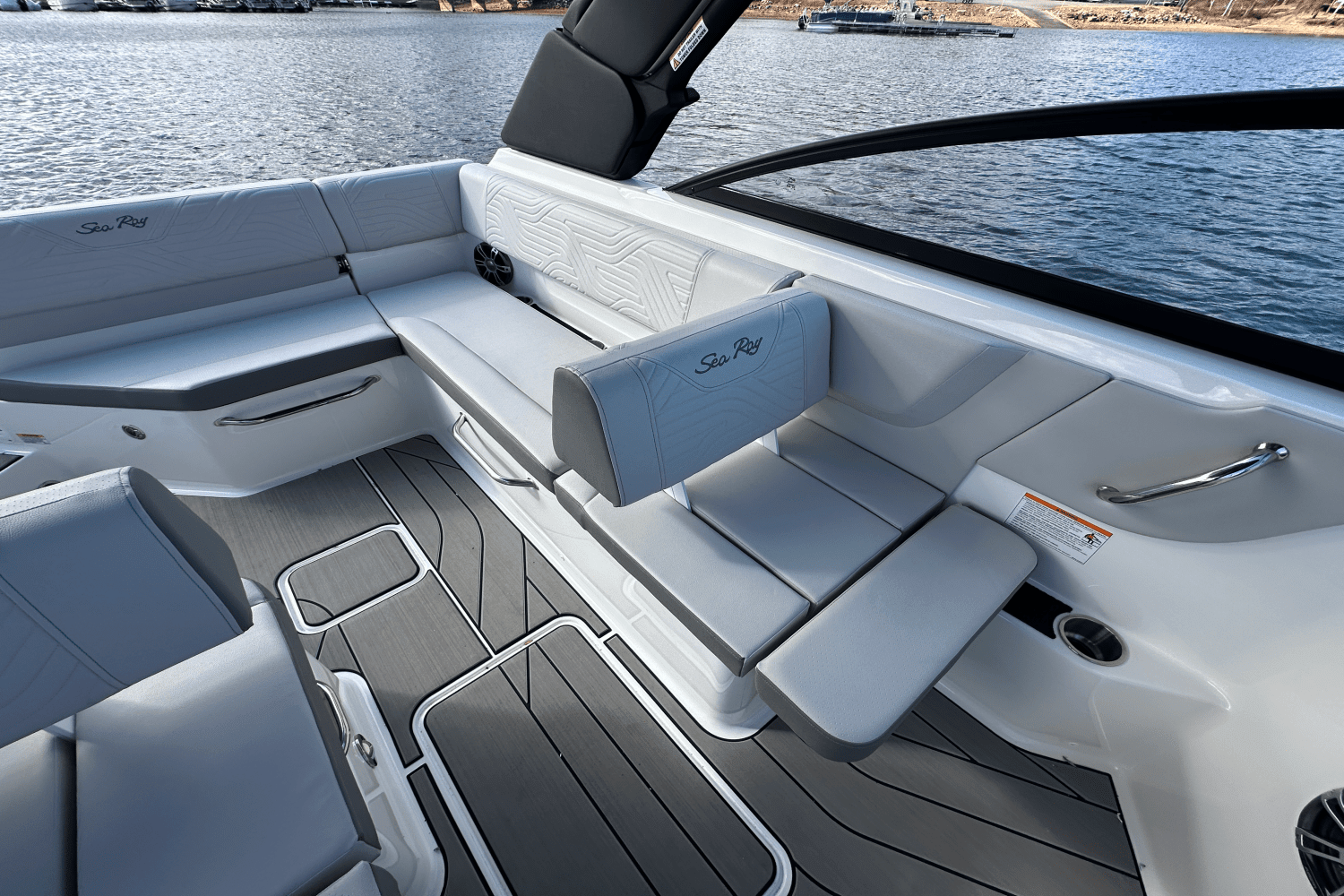 2025 Sea Ray SDX 250 Surf Image Thumbnail #18