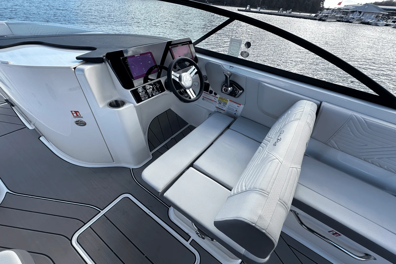 2025 Sea Ray SDX 250 Surf Image Thumbnail #11