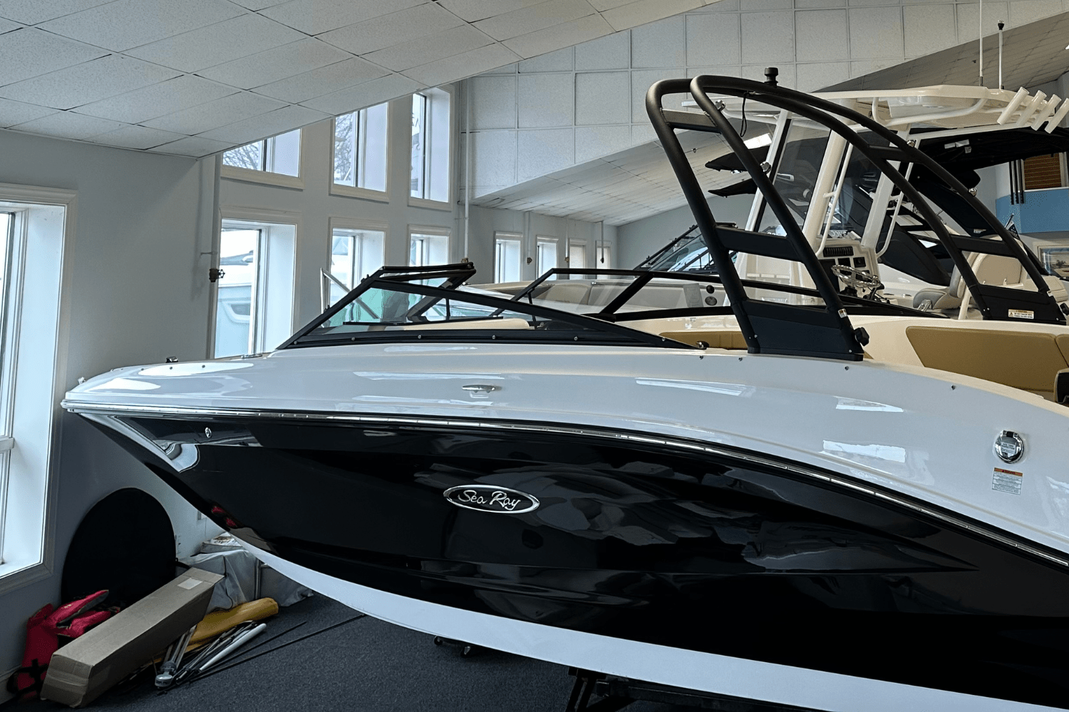 2025 Sea Ray SPX 230 Outboard Image Thumbnail #3
