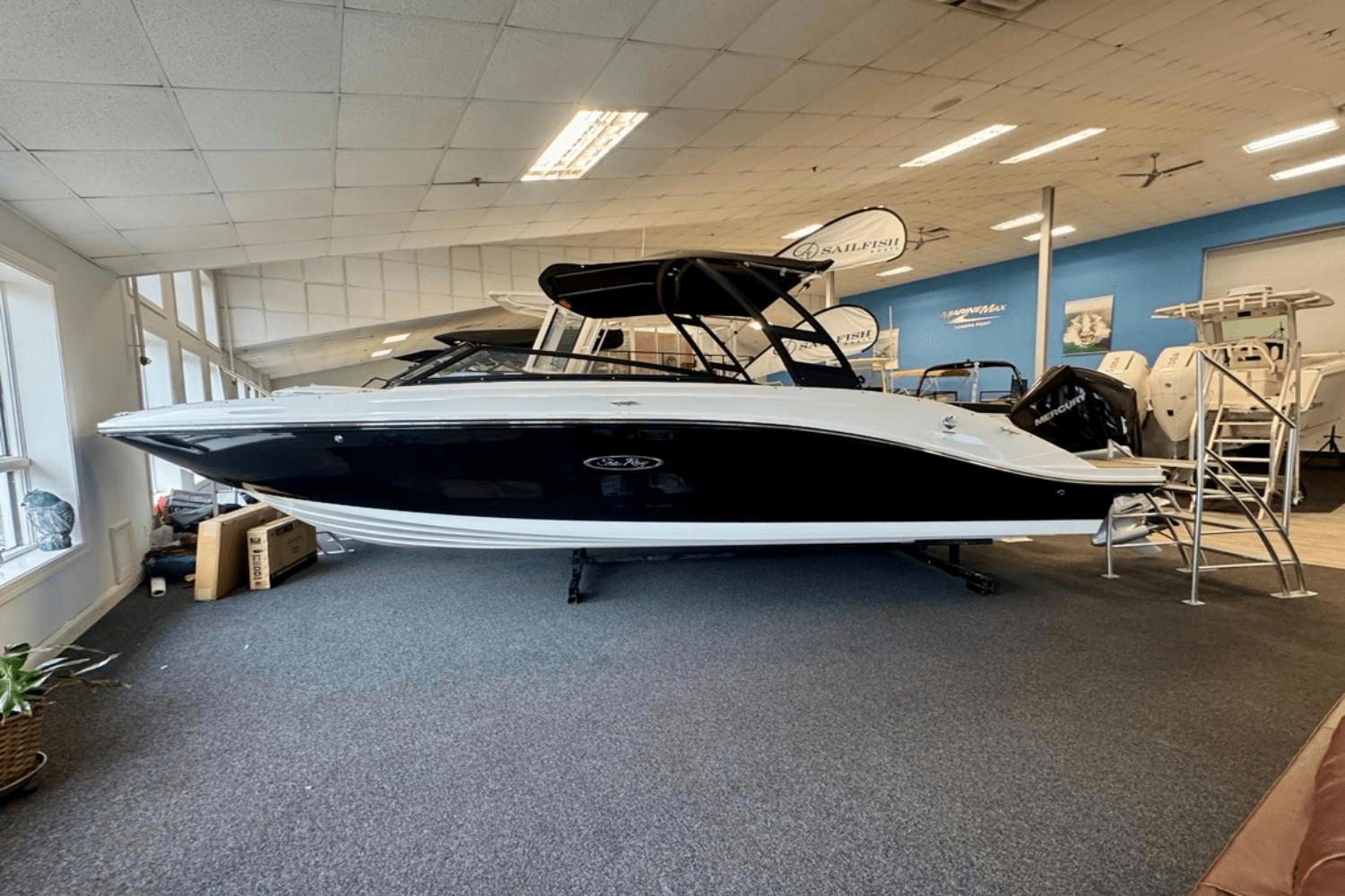 2025 Sea Ray SPX 230 Outboard Image Thumbnail #2
