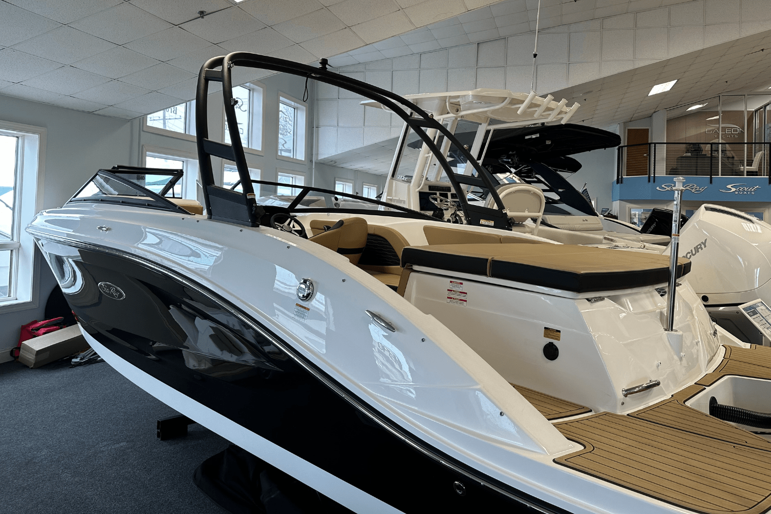 2025 Sea Ray SPX 230 Outboard Image Thumbnail #2