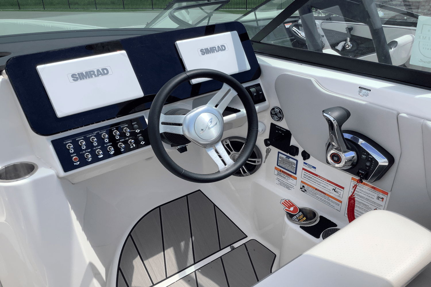 2025 Sea Ray SDX 270 Surf Image Thumbnail #17