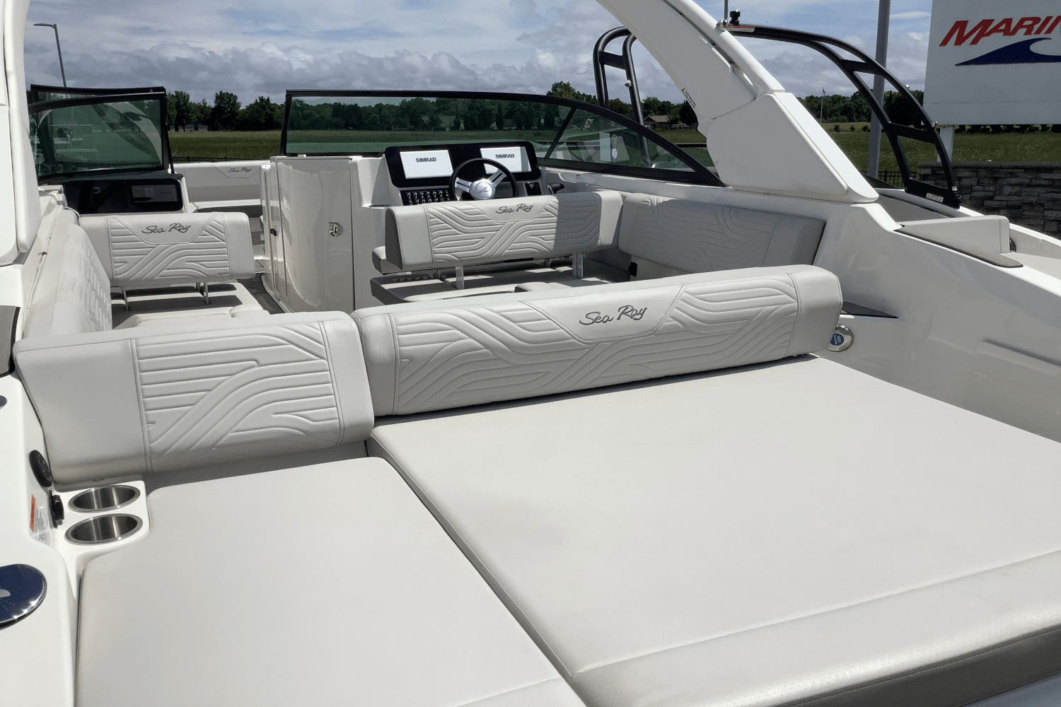 2025 Sea Ray SDX 270 Surf Image Thumbnail #6