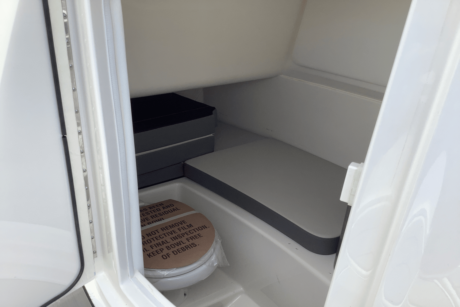 2025 Sea Ray SDX 270 Surf Image Thumbnail #23