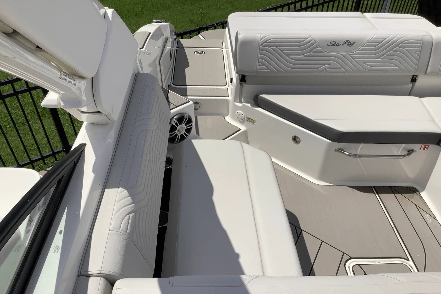 2025 Sea Ray SDX 270 Surf Image Thumbnail #10