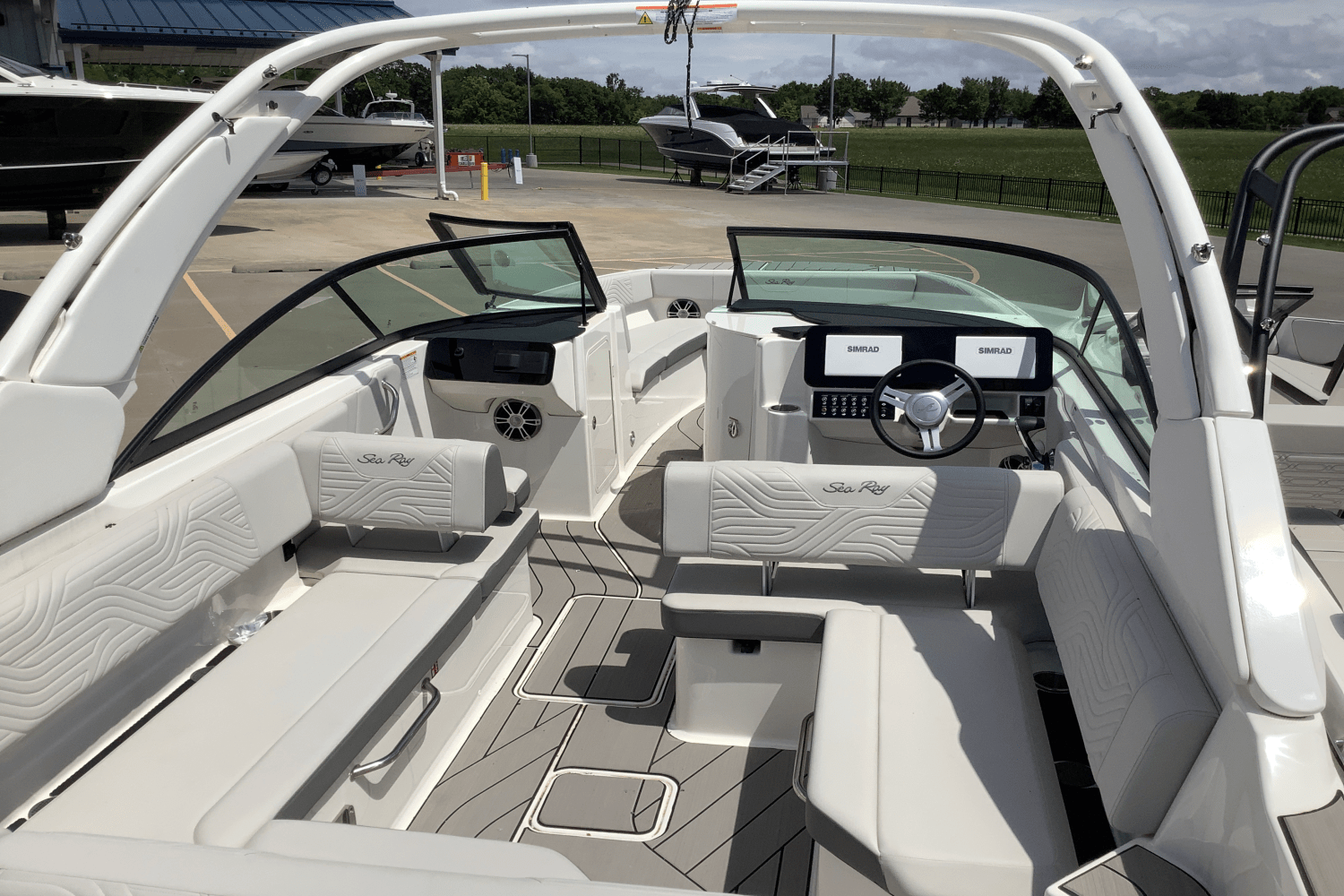 2025 Sea Ray SDX 270 Surf Image Thumbnail #7