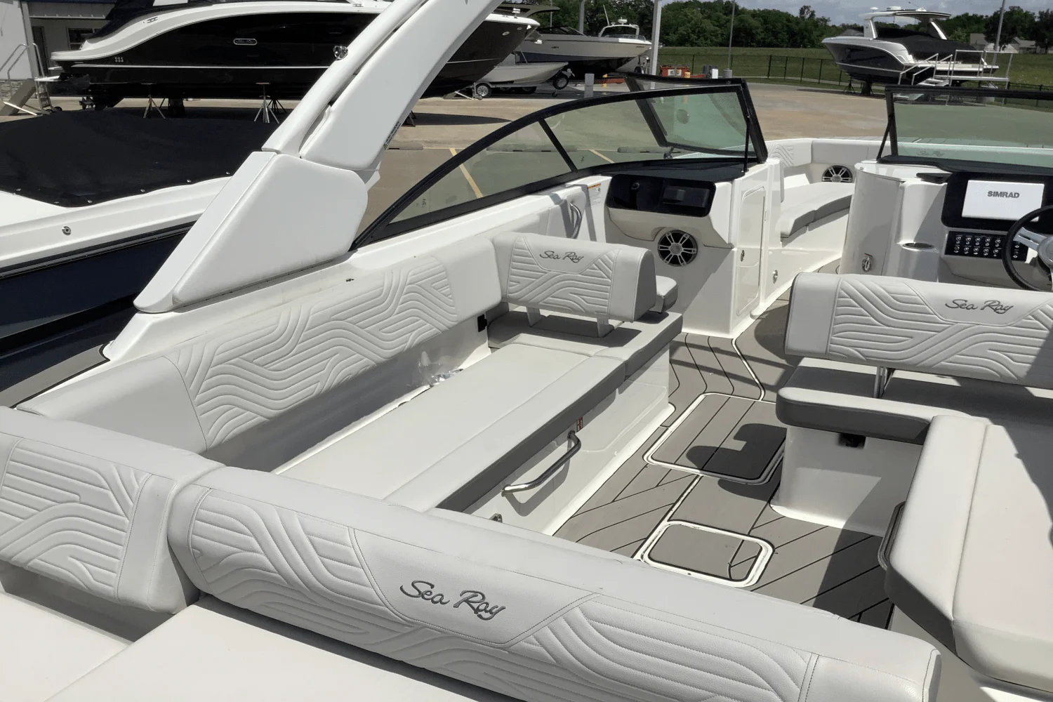 2025 Sea Ray SDX 270 Surf Image Thumbnail #9