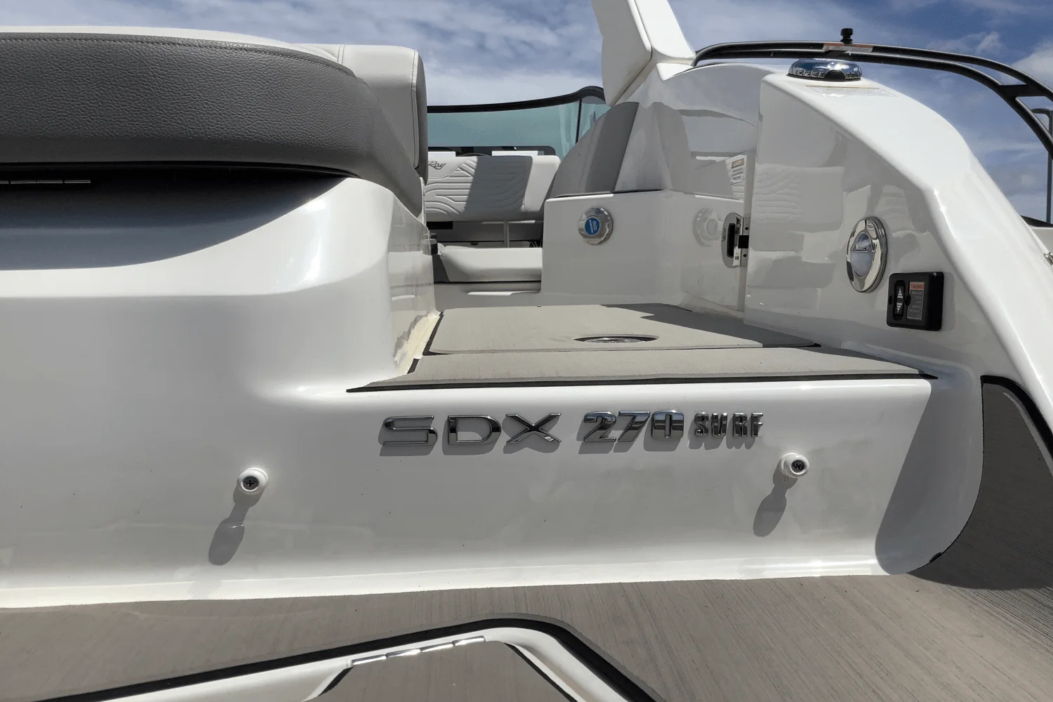 2025 Sea Ray SDX 270 Surf Image Thumbnail #5