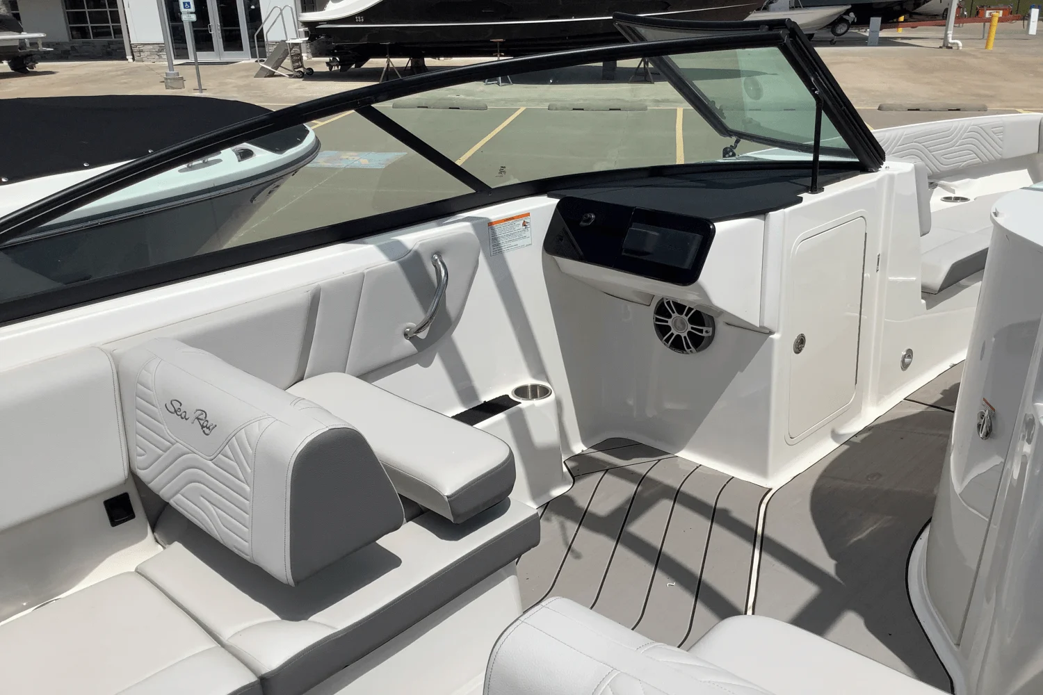 2025 Sea Ray SDX 270 Surf Image Thumbnail #13