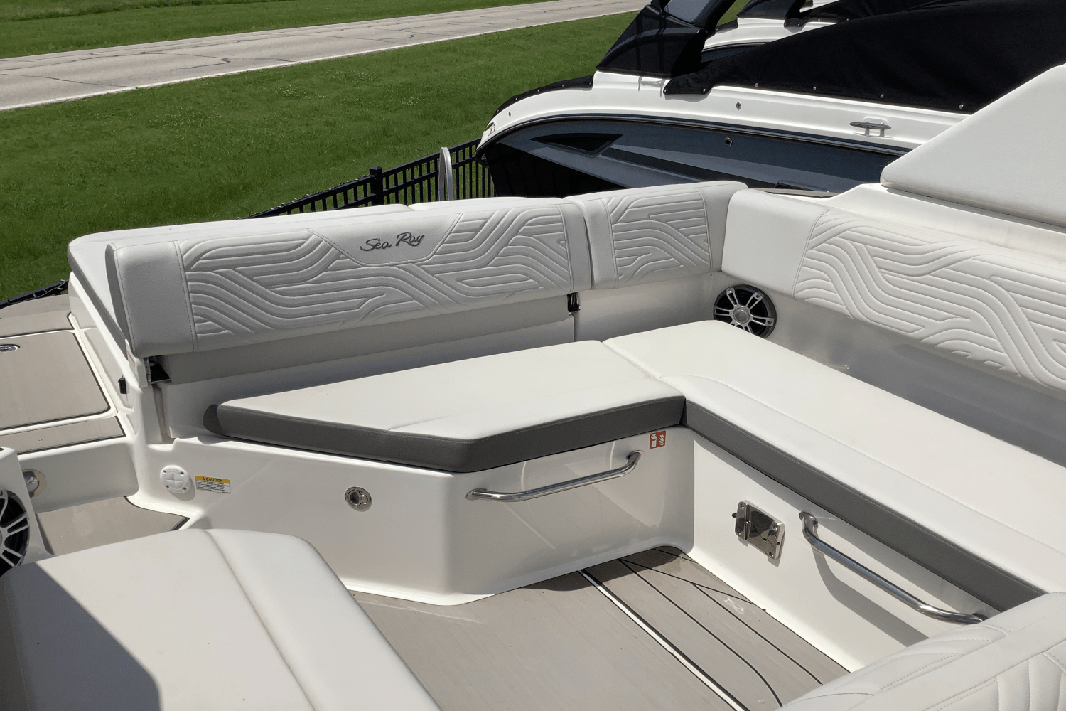 2025 Sea Ray SDX 270 Surf Image Thumbnail #11