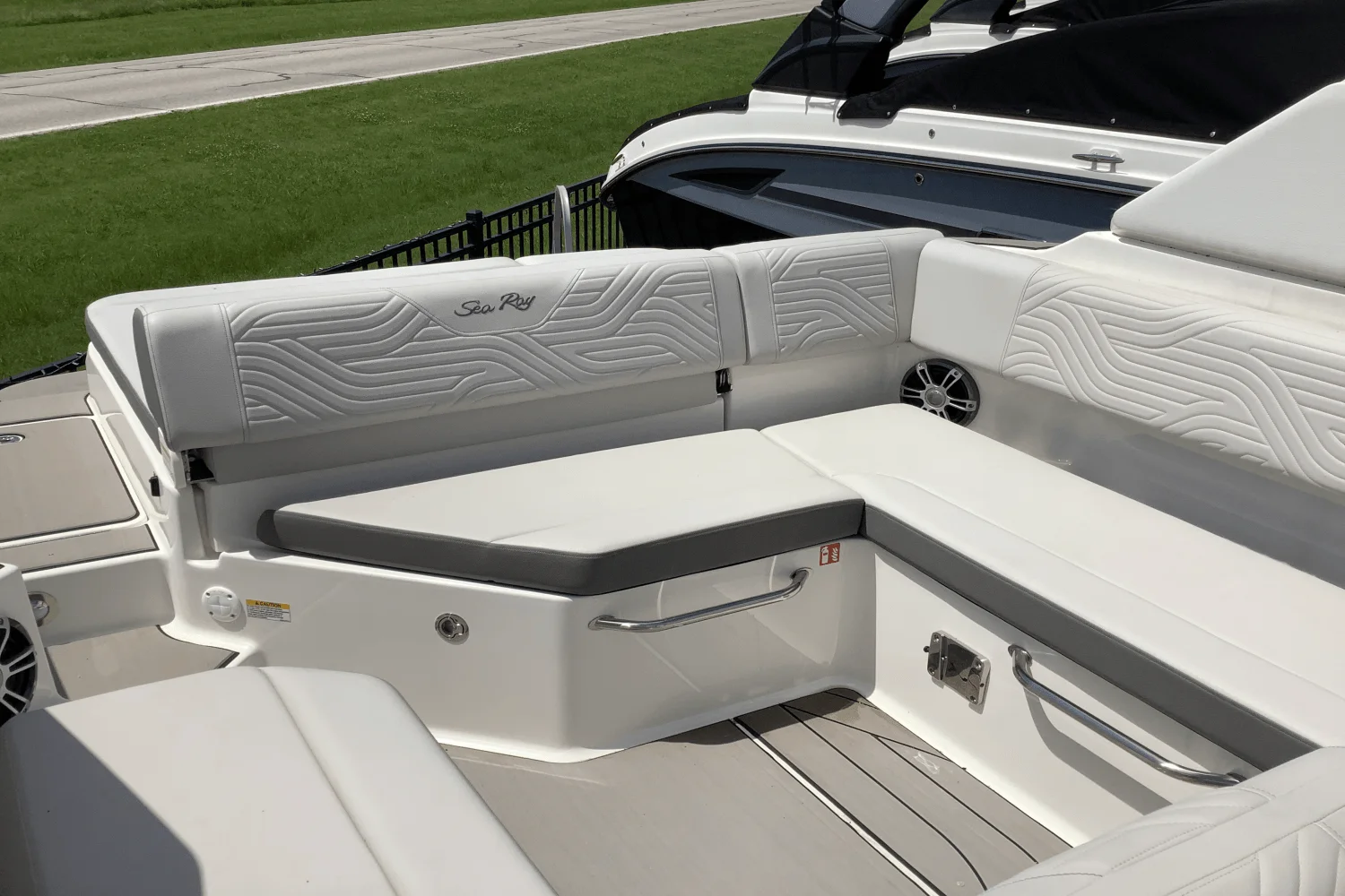 2025 Sea Ray SDX 270 Surf Image Thumbnail #11