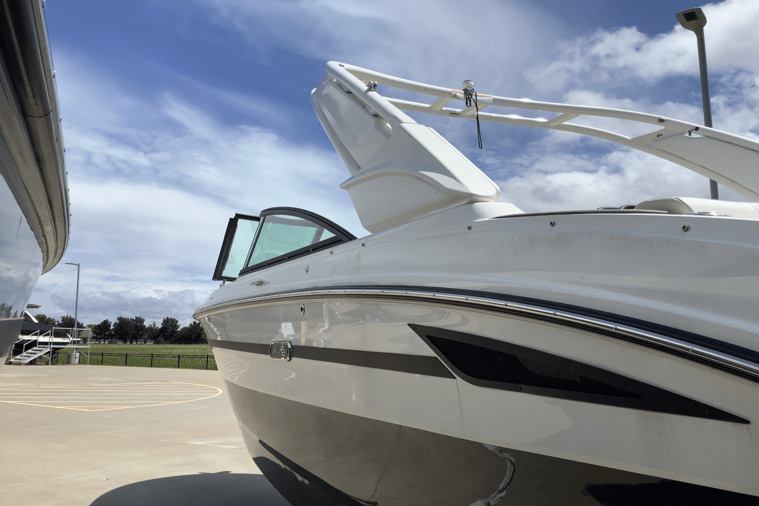 2025 Sea Ray SDX 270 Surf Image Thumbnail #2