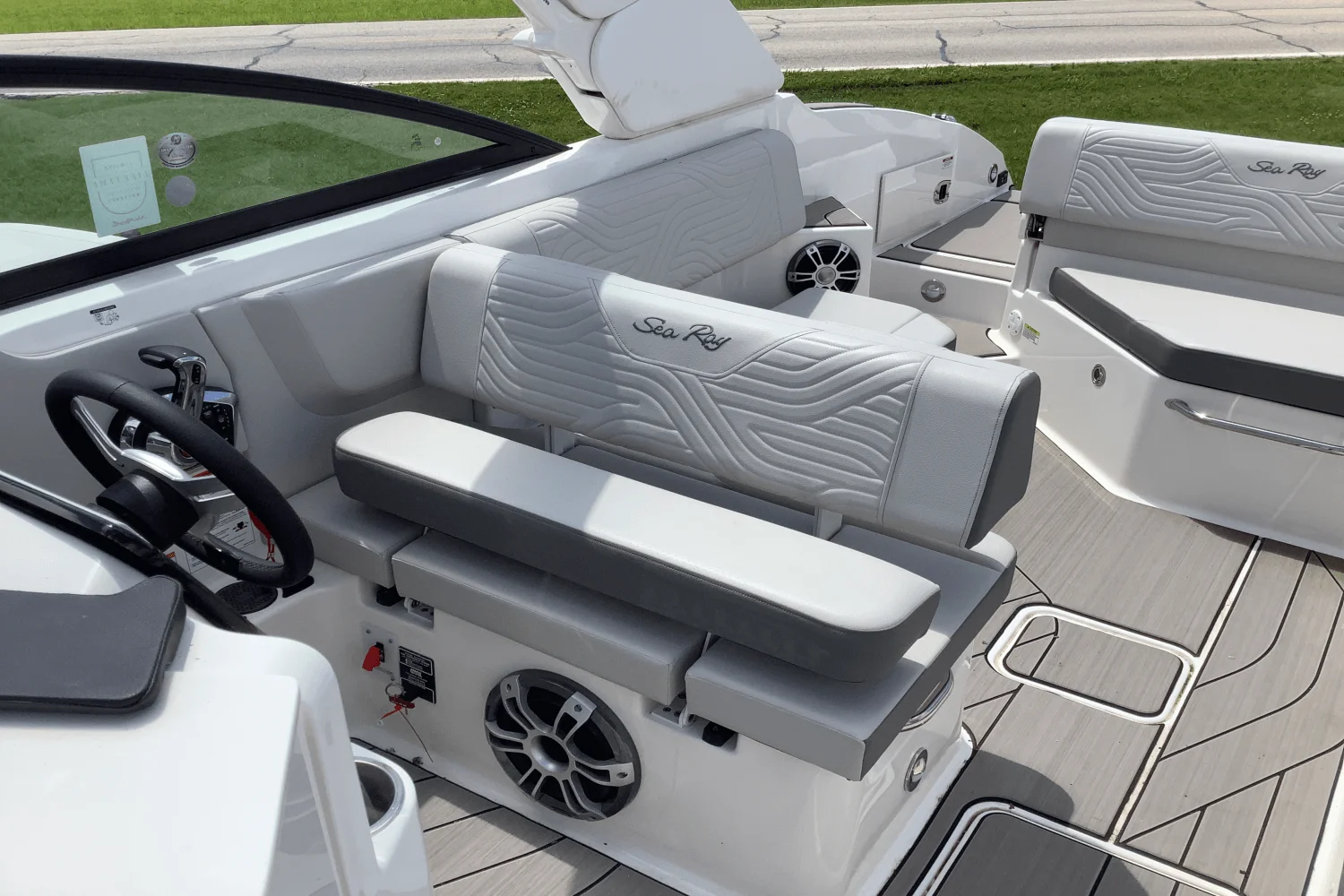 2025 Sea Ray SDX 270 Surf Image Thumbnail #15