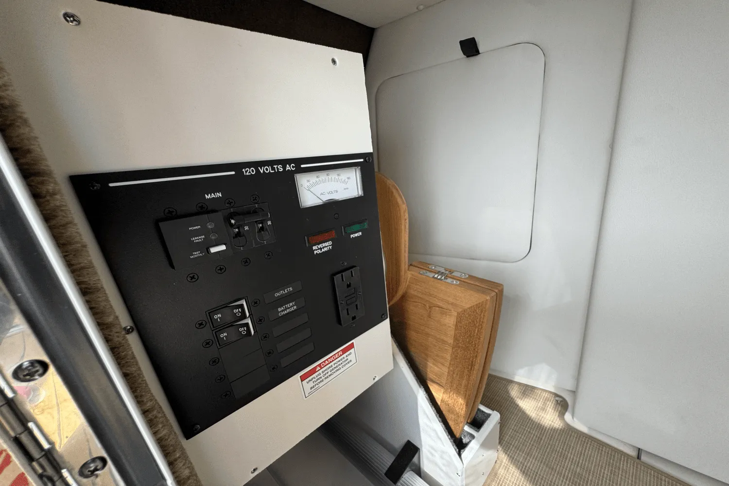 2025 Sea Ray SDX 290 Image Thumbnail #17