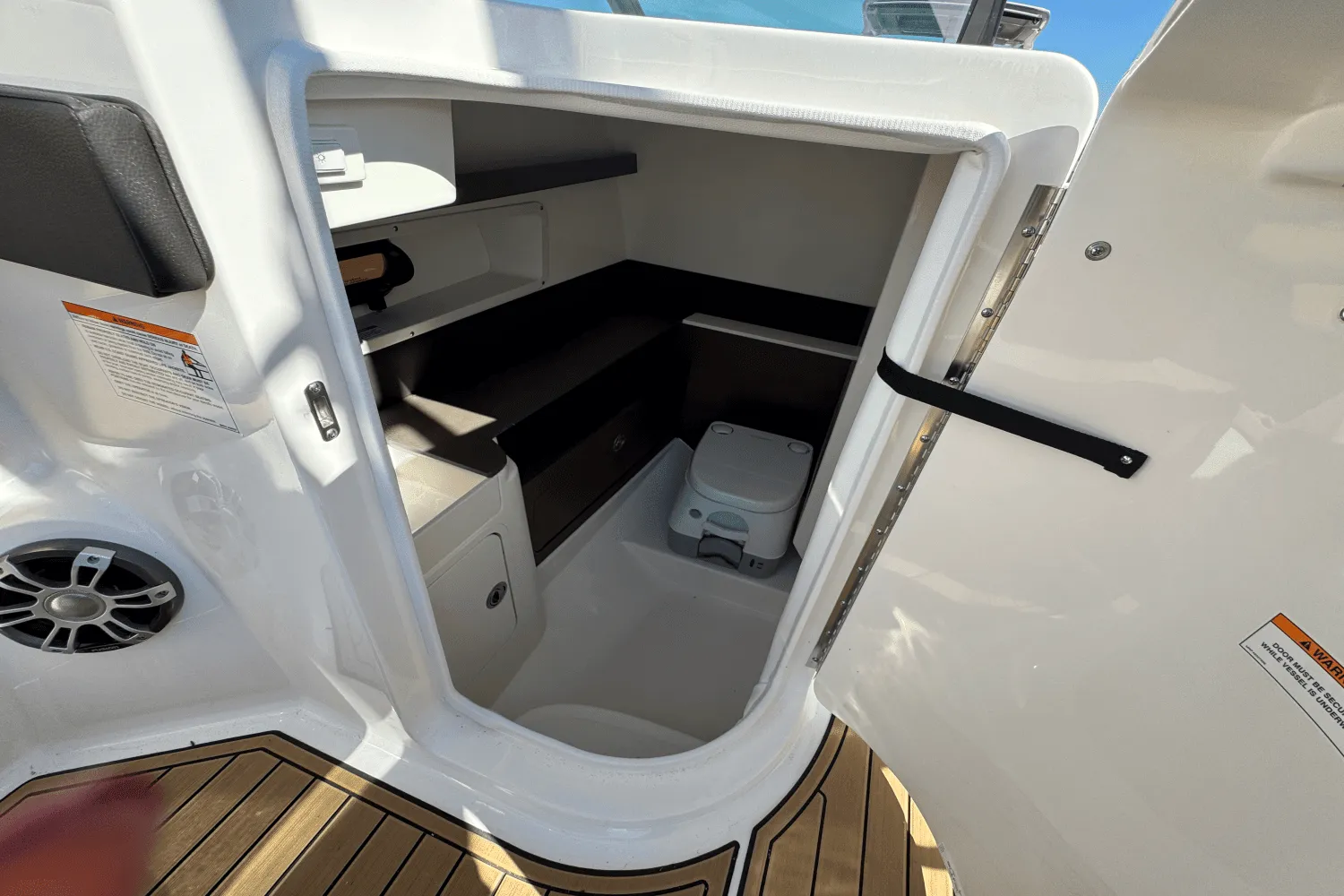 2025 Sea Ray SDX 290 Image Thumbnail #15