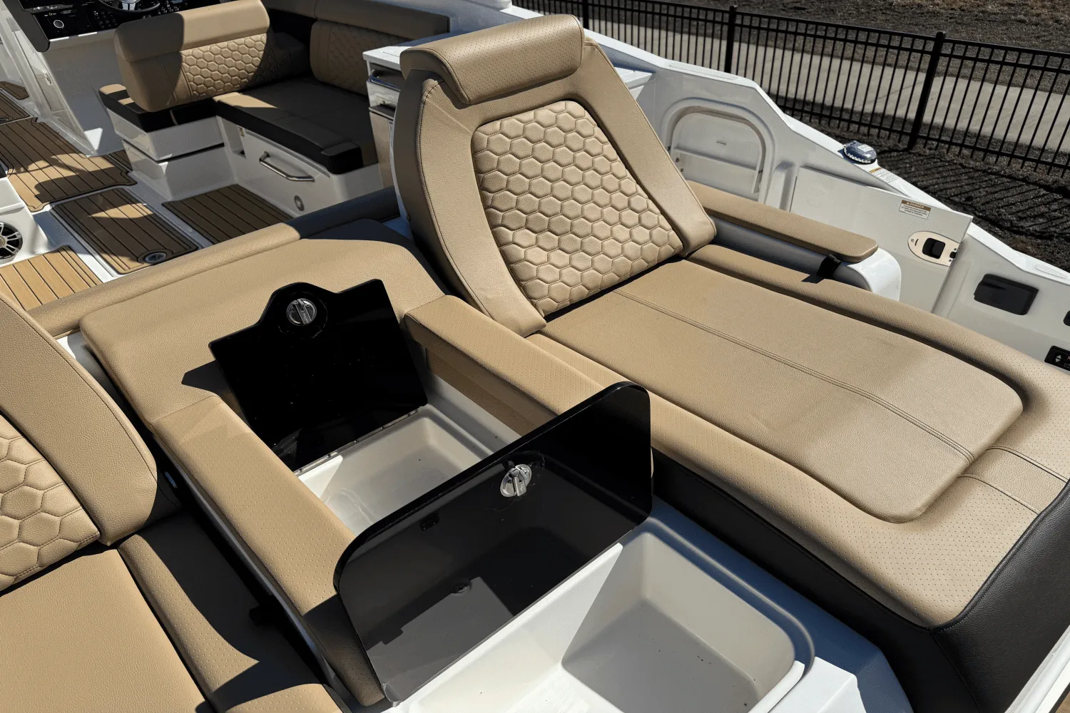 2025 Sea Ray SDX 290 Image Thumbnail #6