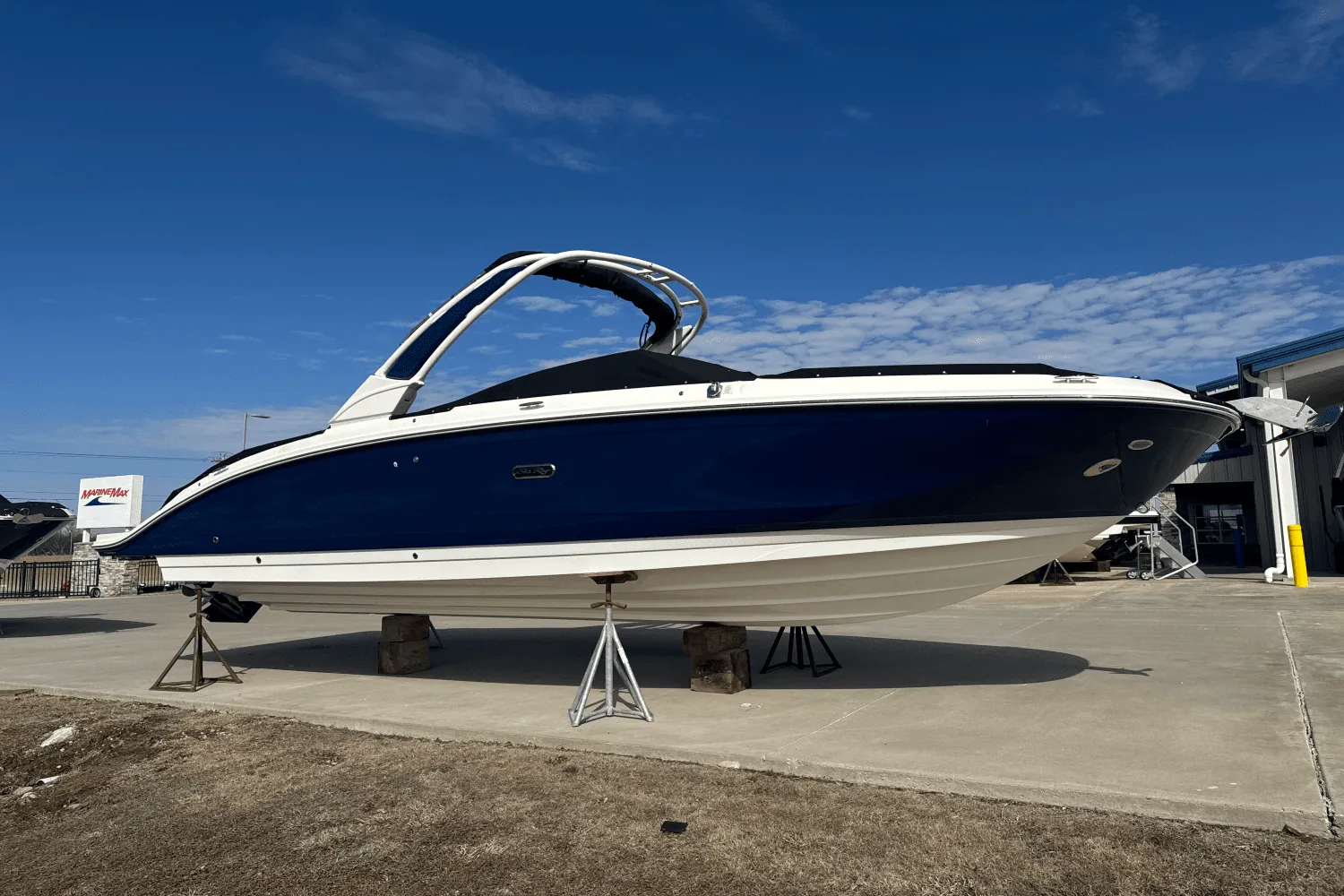 2025 Sea Ray SDX 290 Image Thumbnail #0
