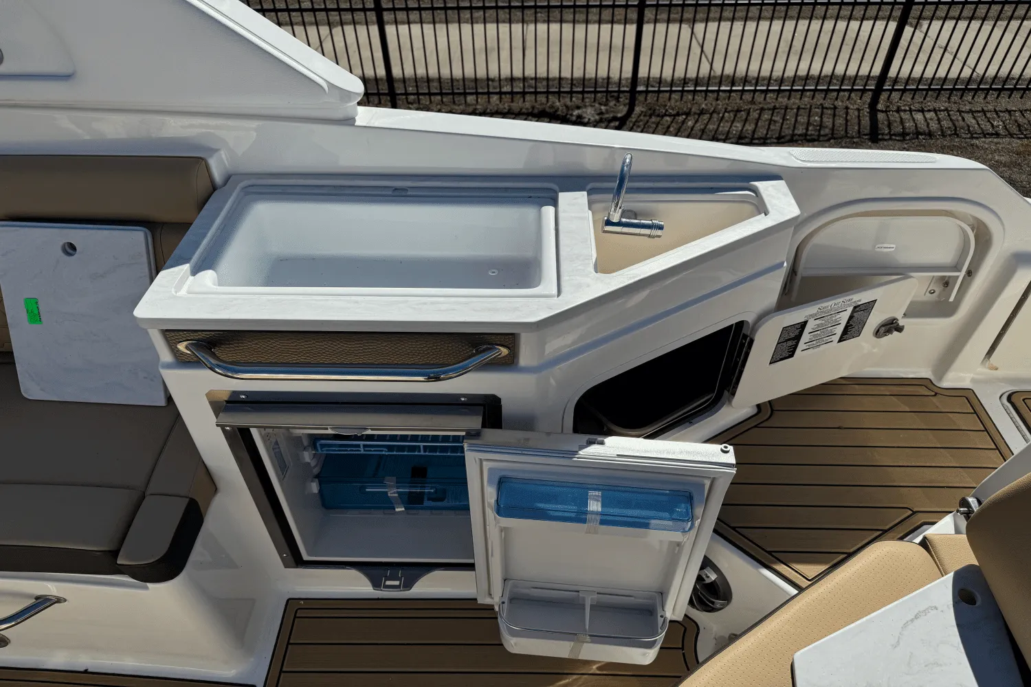 2025 Sea Ray SDX 290 Image Thumbnail #10