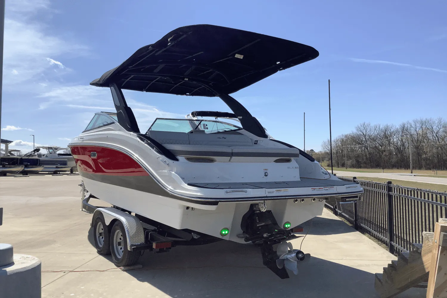 2025 Sea Ray SLX 260 Image Thumbnail #3
