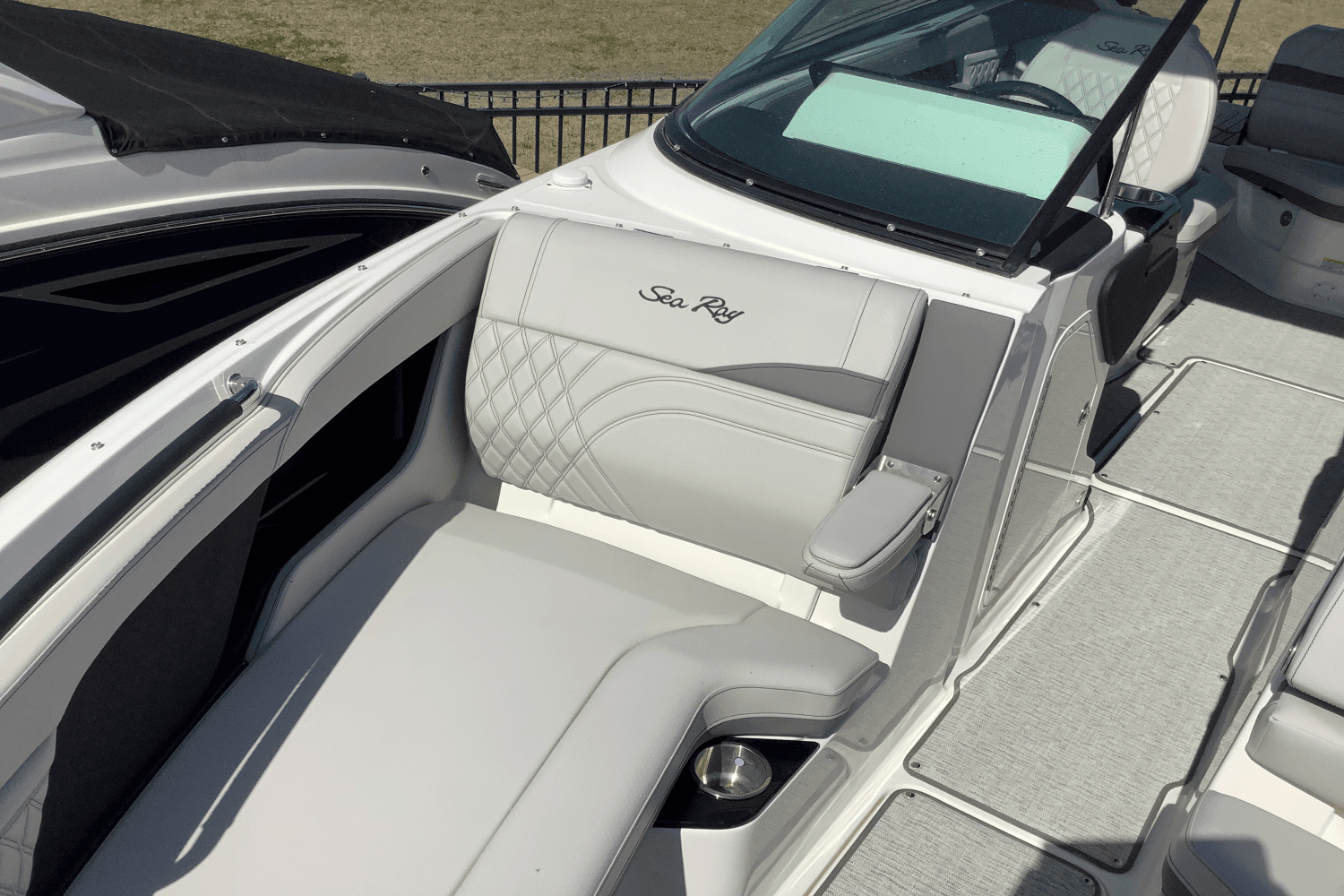 2025 Sea Ray SLX 260 Image Thumbnail #37