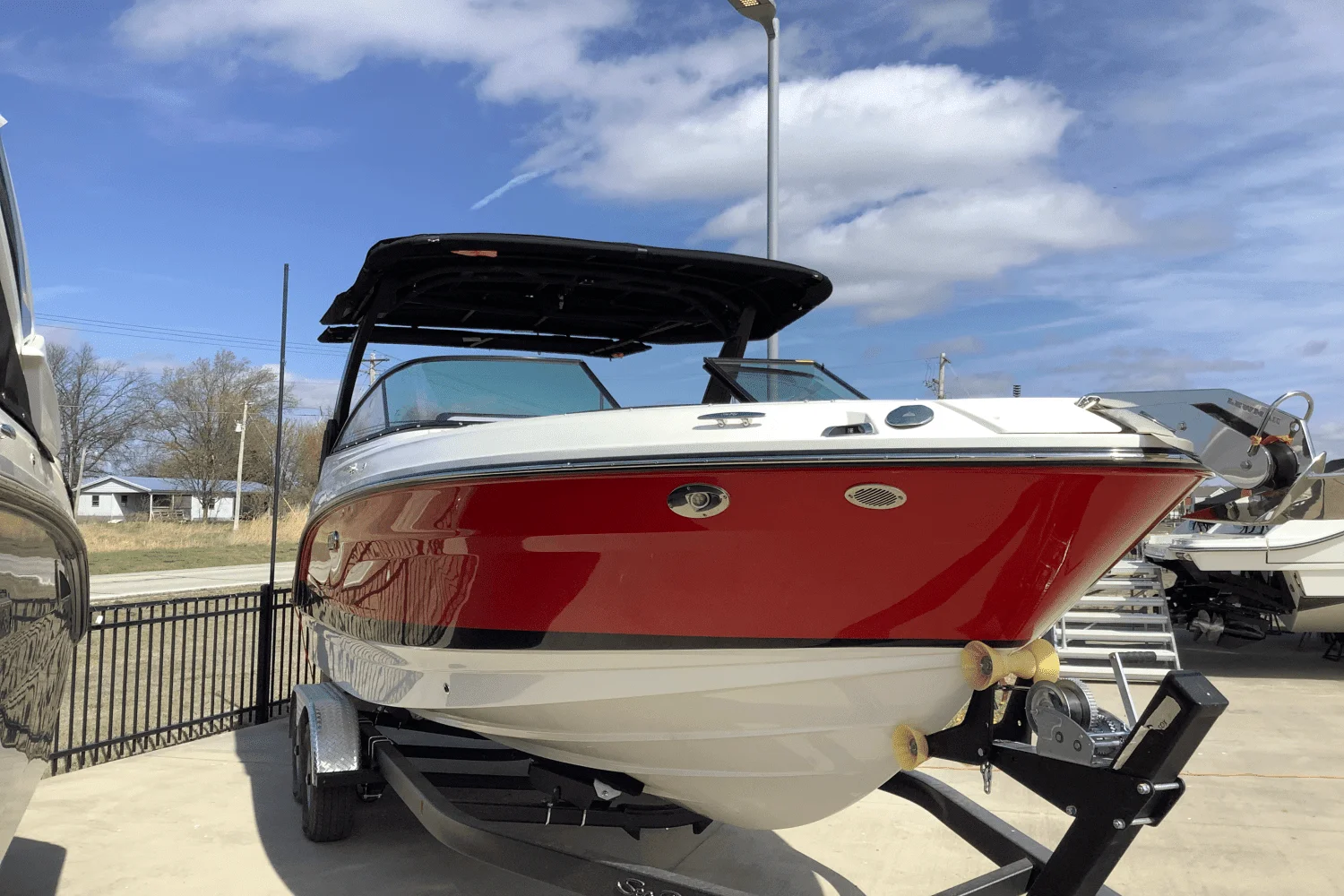 2025 Sea Ray SLX 260 Image Thumbnail #2