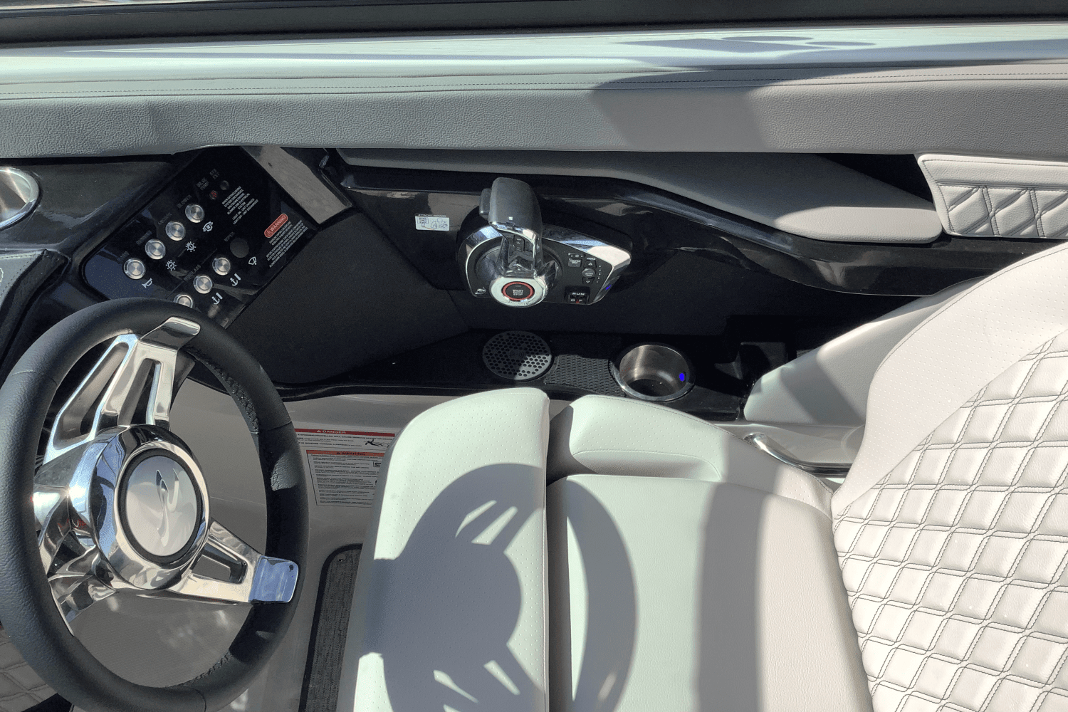 2025 Sea Ray SLX 260 Image Thumbnail #29