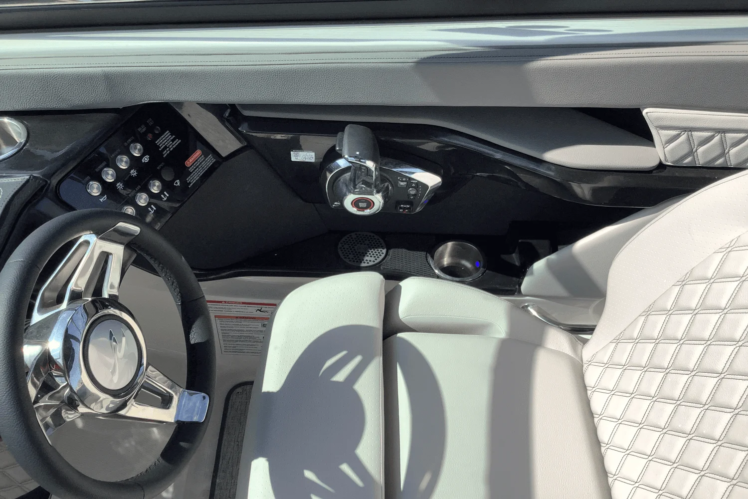 2025 Sea Ray SLX 260 Image Thumbnail #29