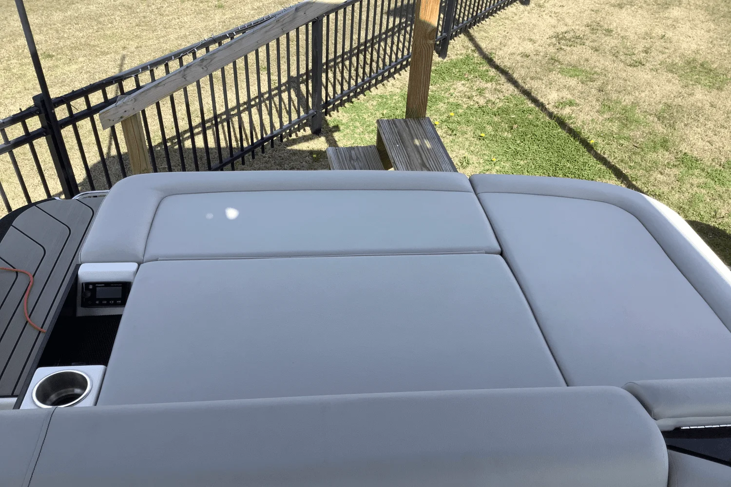 2025 Sea Ray SLX 260 Image Thumbnail #12