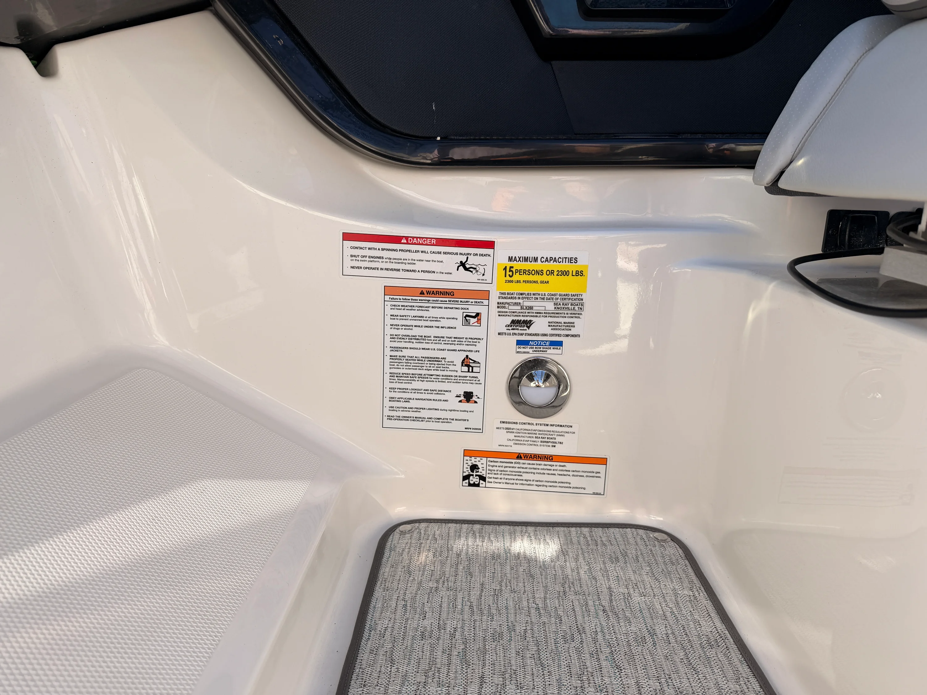 2025 Sea Ray SLX 260 Image Thumbnail #22