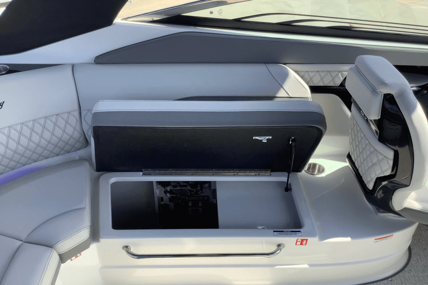 2025 Sea Ray SLX 260 Image Thumbnail #26