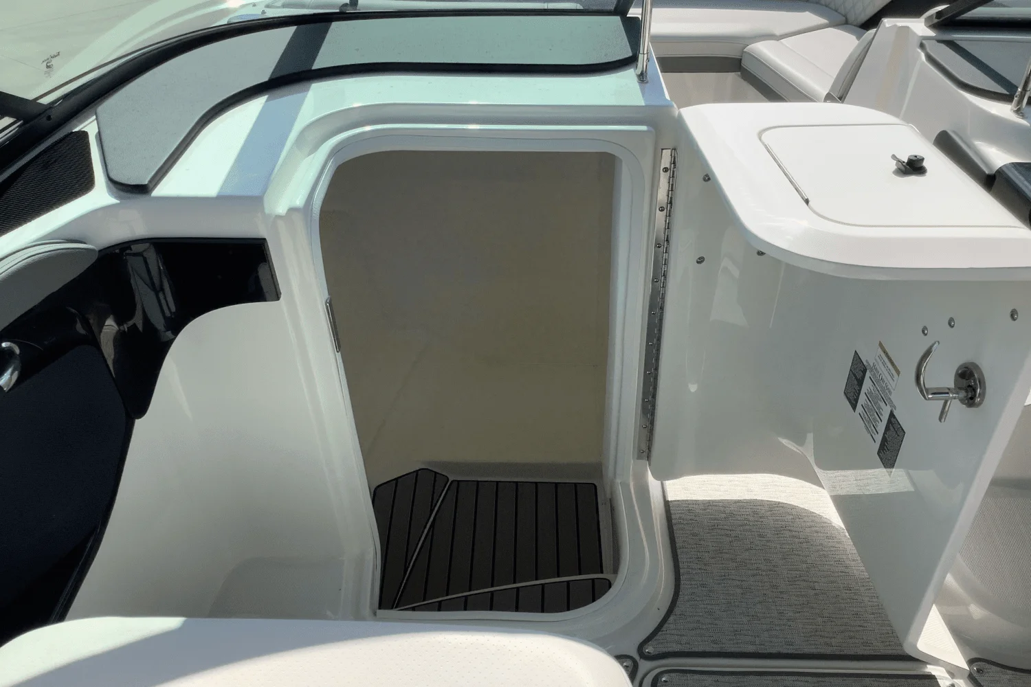 2025 Sea Ray SLX 260 Image Thumbnail #27