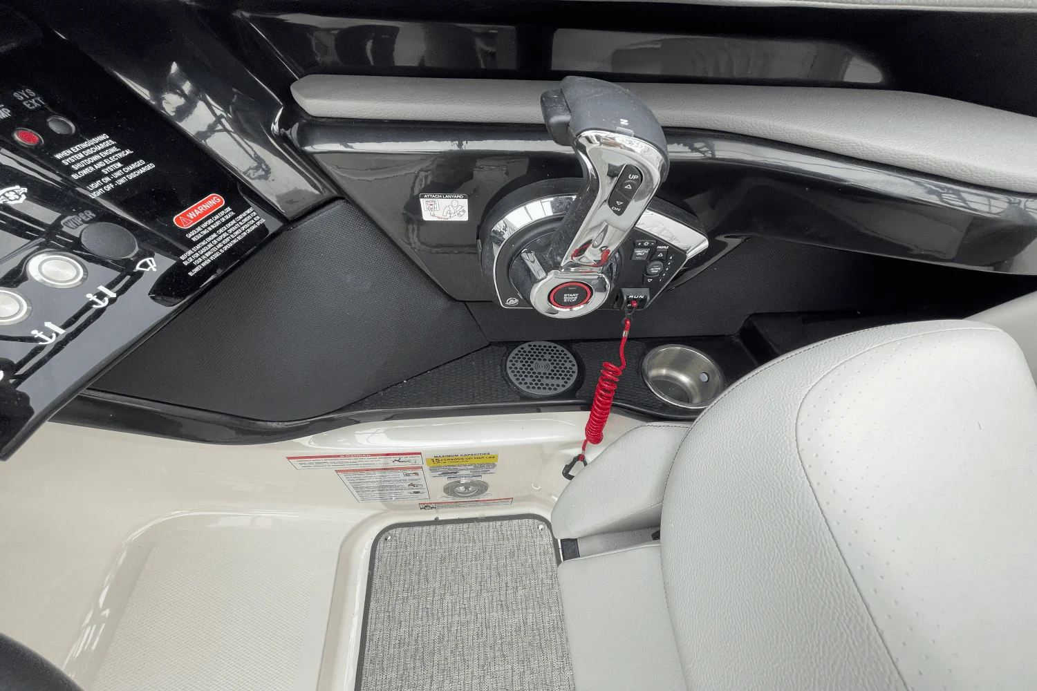 2025 Sea Ray SLX 260 Image Thumbnail #30