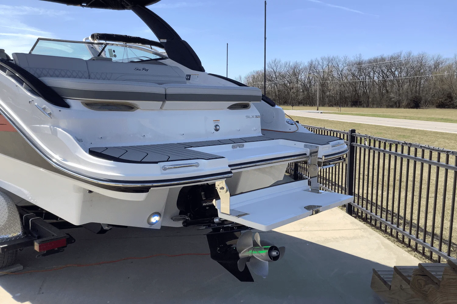 2025 Sea Ray SLX 260 Image Thumbnail #5