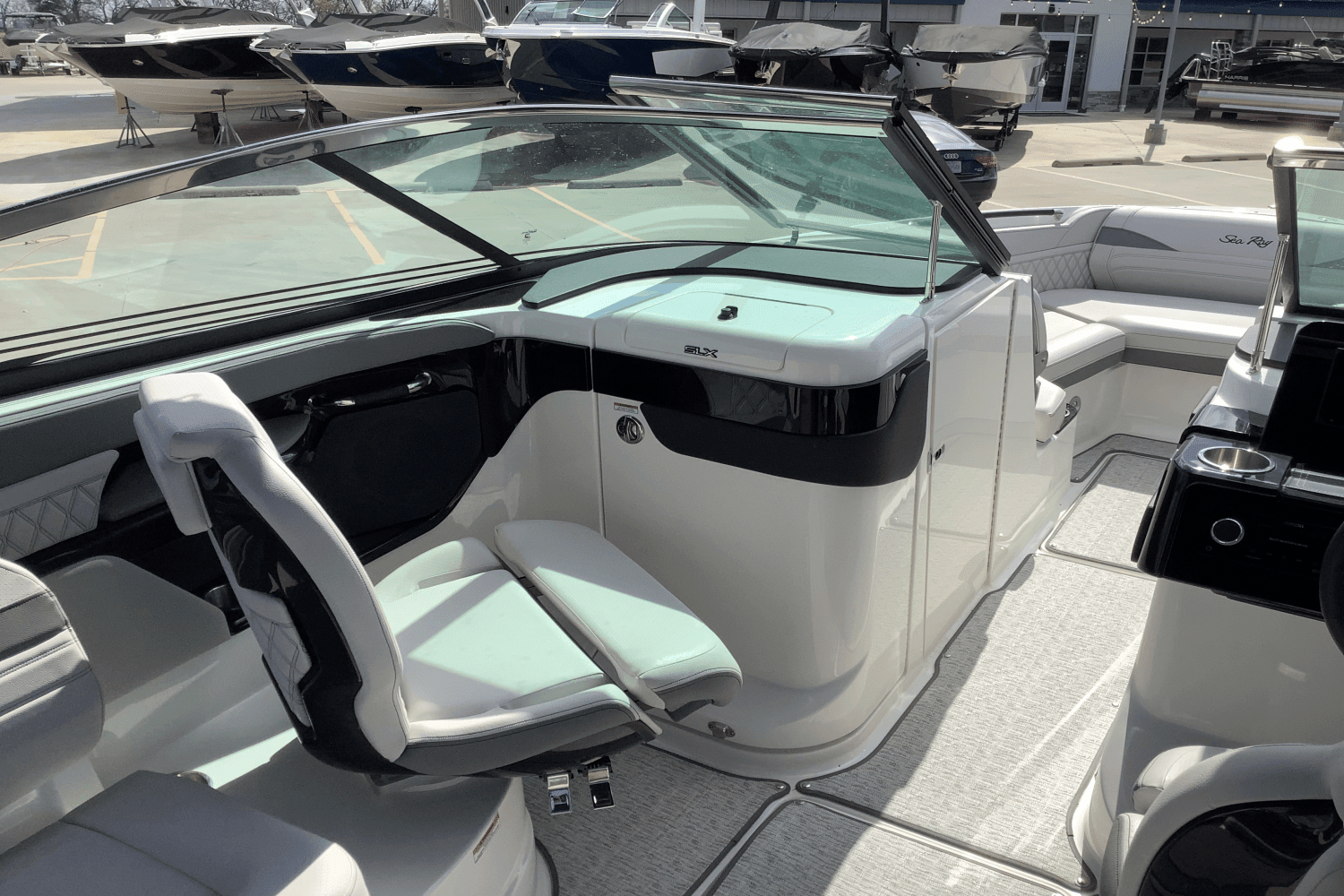 2025 Sea Ray SLX 260 Image Thumbnail #19