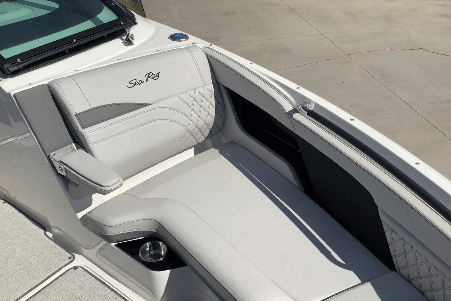 2025 Sea Ray SLX 260 Image Thumbnail #36