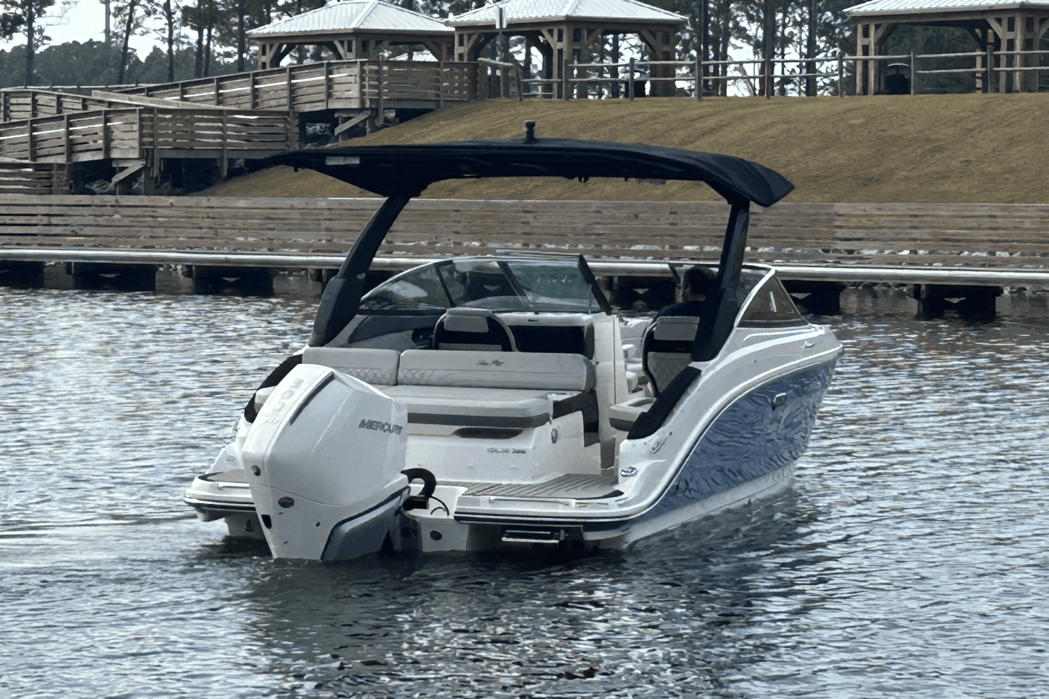 2025 Sea Ray SLX 260 Outboard Image Thumbnail #8