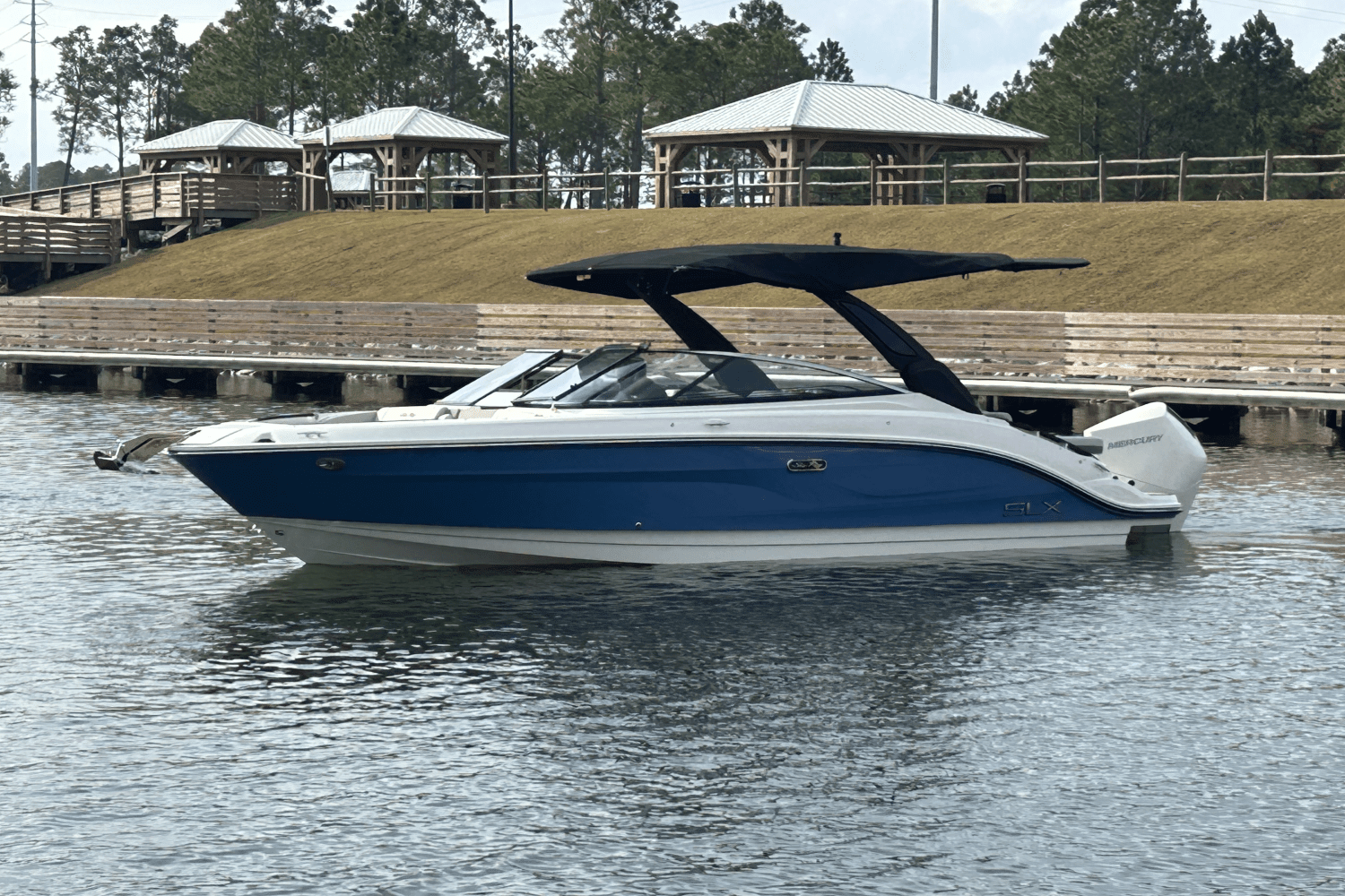 2025 Sea Ray SLX 260 Outboard Image Thumbnail #6