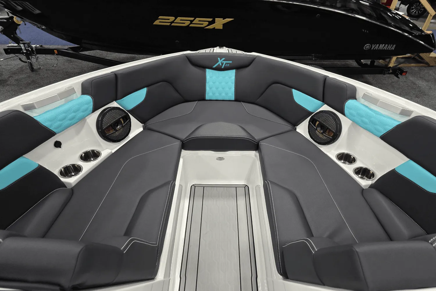 2025 Mastercraft XT23 Image Thumbnail #3