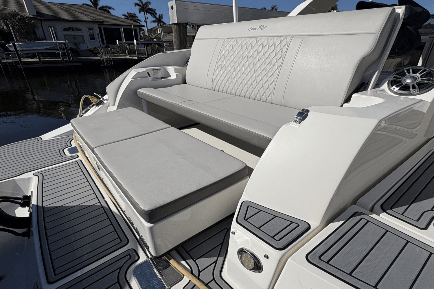 2021 Sea Ray 350 SLX OB Image Thumbnail #18