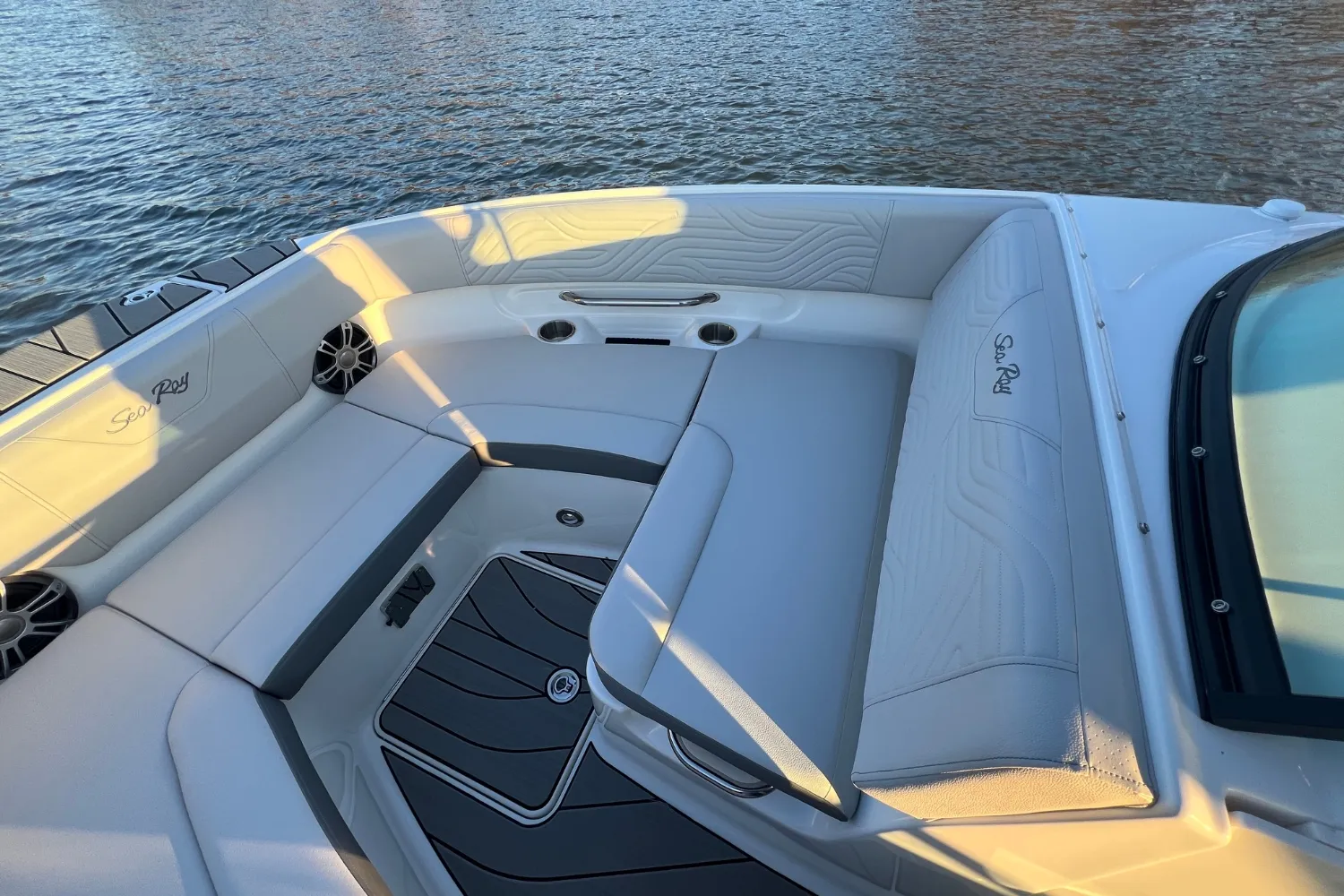 2025 Sea Ray SDX 250 Surf Image Thumbnail #23