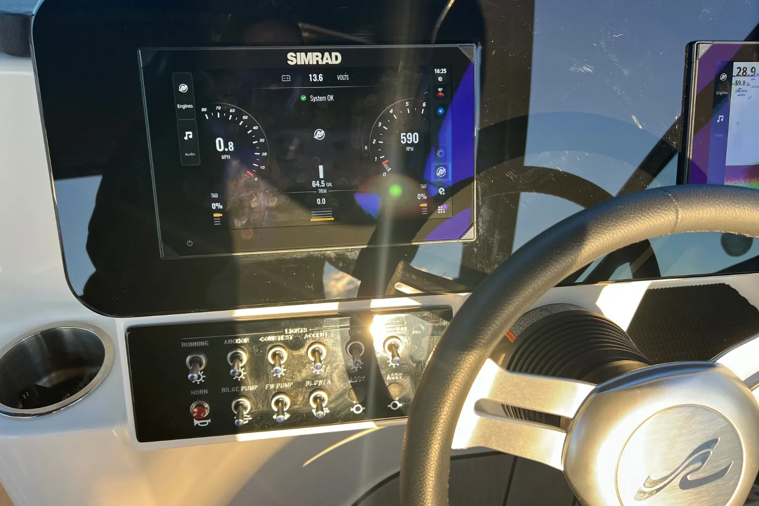 2025 Sea Ray SDX 250 Surf Image Thumbnail #15