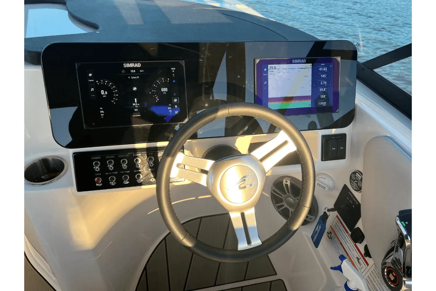 2025 Sea Ray SDX 250 Surf Image Thumbnail #20