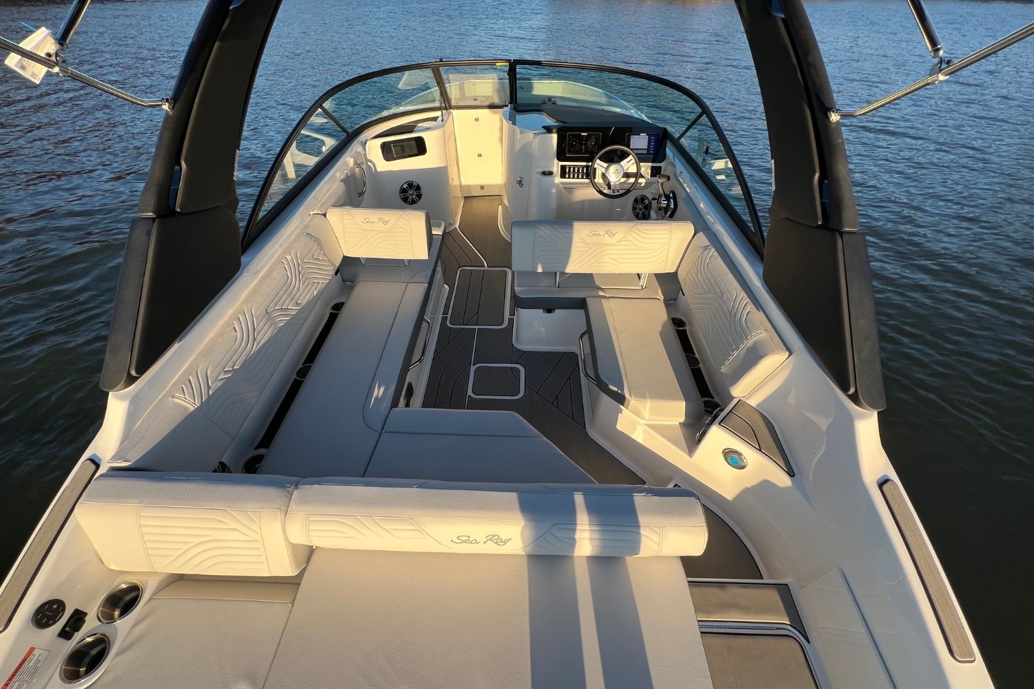 2025 Sea Ray SDX 250 Surf Image Thumbnail #8