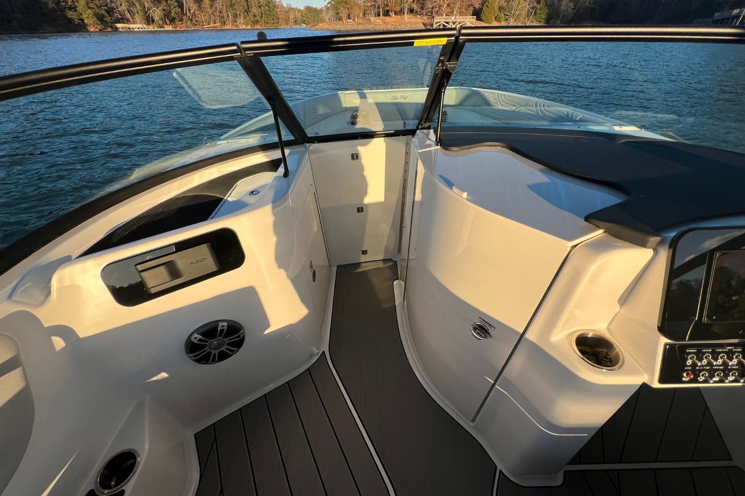 2025 Sea Ray SDX 250 Surf Image Thumbnail #19